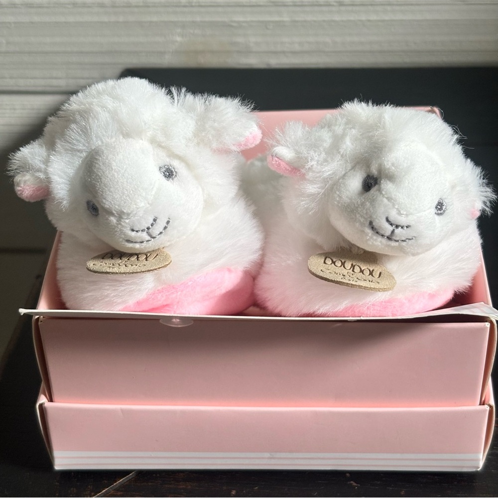 Doudou et Compagnie Paris Baby Lamb Booties Pink Soft Plush Rattle Slippers NEW